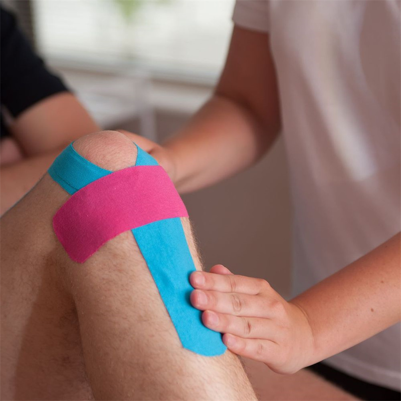 Spor Desteği, Kas İyileştirmesi ve Eklem Stabilitesi için Birinci Sınıf Kinesiyoloji Bandı | Lateks İçermez, Suya Dayanıklı, 5cm x 5m Rulo Spor Desteği, Kas İyileştirmesi ve Eklem Stabilitesi için Birinci Sınıf Kinesiyoloji Bandı | Lateks İçermez, Suya Dayanıklı, 5cm x 5m Rulo